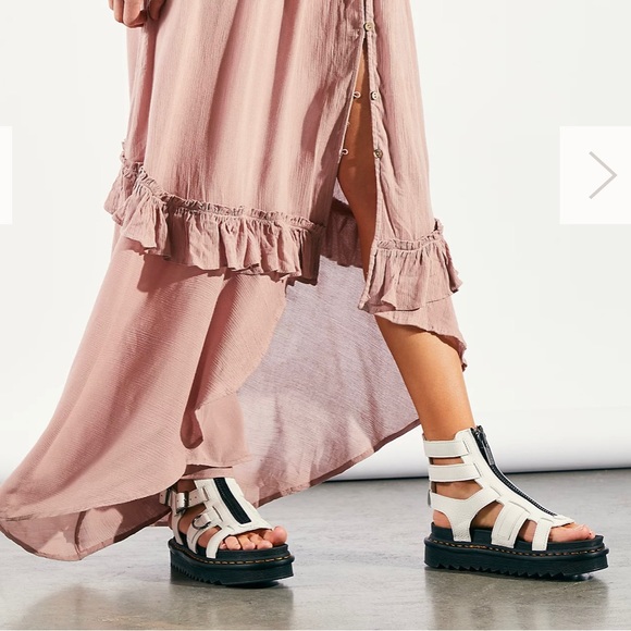 DR MARTENS OLSON ZIPPED LEATHER STRAP SANDAL SIZE: 8 - Picture 2 of 9